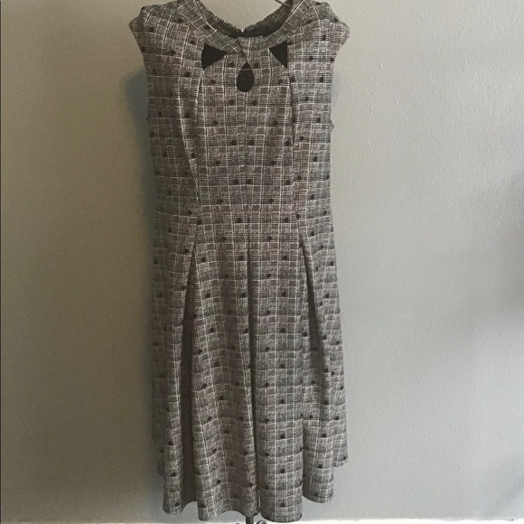 Danny & Nicole Dresses & Skirts - Danny & Nicole Fit & Flare Dress.